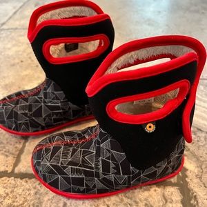 Bogs Baby Maze Red/Black Kids/Infant 8